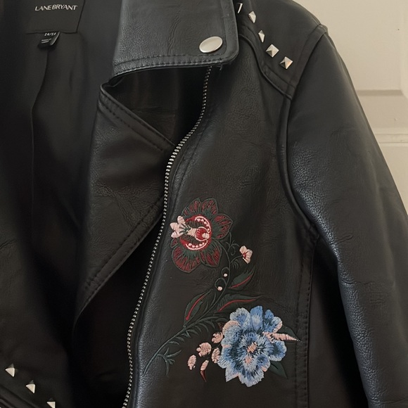 ✨Reduced NWOT LANE BRYANT faux leather moto jacket, embroidery, embellish - Plus - Picture 9 of 15